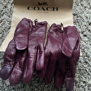 Coach Sculpted Signature Leather Tech Gloves